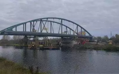 Kuhdammbrücke über den Havelkanal in Wustermark kurz vor Fertigstellung